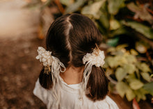 Vanilla Dried Floral Clip